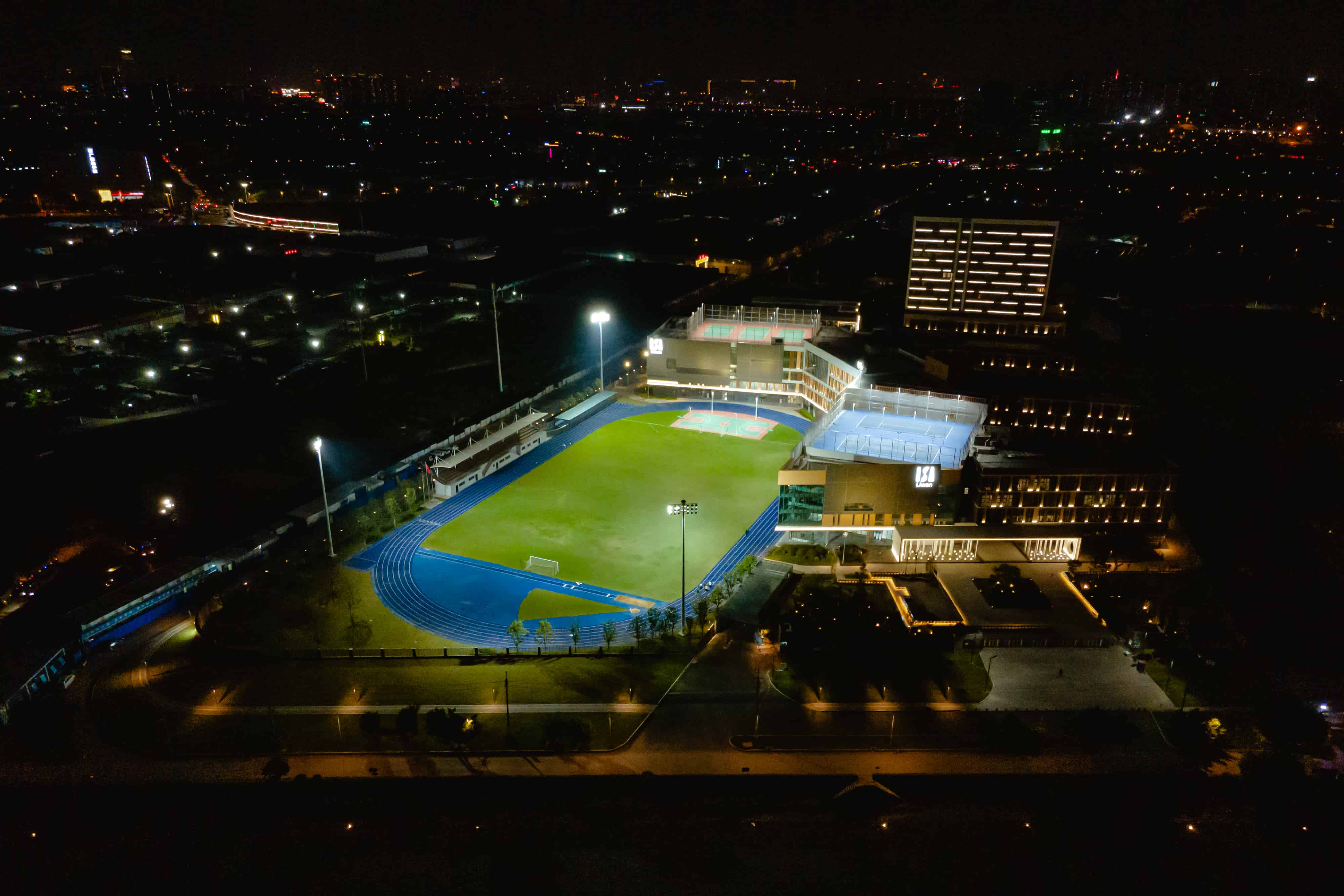 Excellent Environment & Facilities